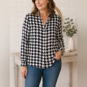 Ann Taylor Navy & Ivory Houndstooth Button Down Blouse Classic Work Casual Chic